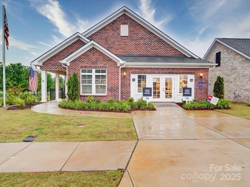 3089 Founding Fathers Dr, Gastonia, NC, 28056-8735 | Card Image