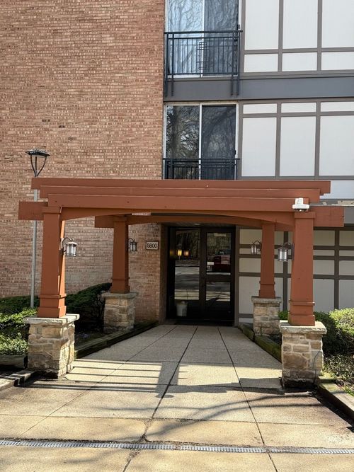 unit-5g-5800 Oakwood Dr, Lisle, IL, 60532-2927 | Card Image