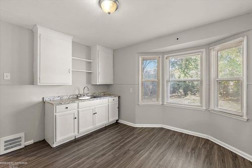 10925 Marne St, Detroit, MI, 48224-4131 | Card Image