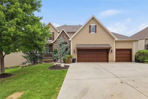 9428 W 157th Pl, Overland Park, KS, 66221-7819 | Card Image