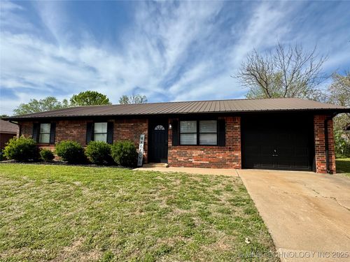 103 Cross St, Perkins, OK, 74059-4200 | Card Image