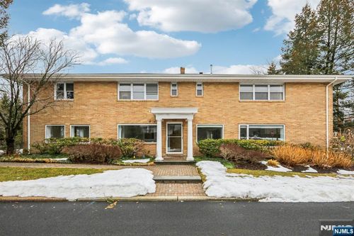 631 E Palisade Ave, Englewood Cliffs, NJ, 07632-1803 | Card Image