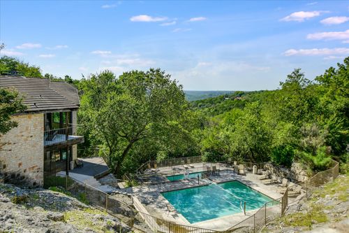 242-8200 Neely Dr, Austin, TX, 78759-8562 | Card Image