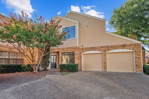 apt-2-213 Cimarron Trl, Irving, TX, 75063-8587 | Card Image