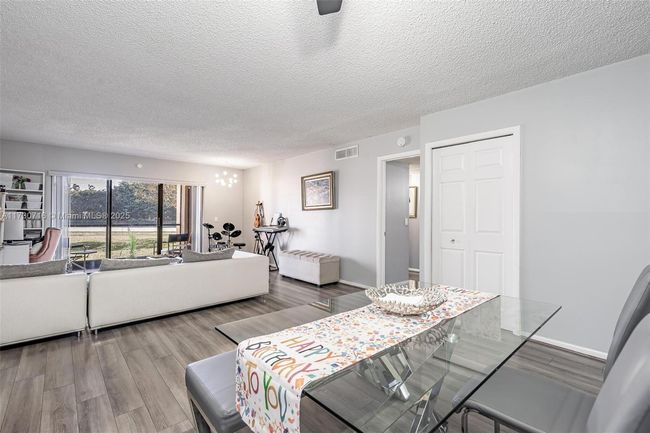 APT-103 - 16431 Blatt Blvd, Condo with 2 bedrooms, 2 bathrooms and null parking in Weston FL | Image 4