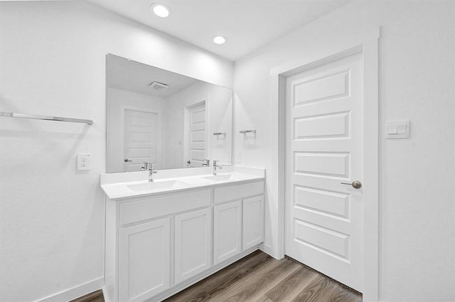 *Images and 3D tour are for illustration only and options may vary from home as built. | Image 24