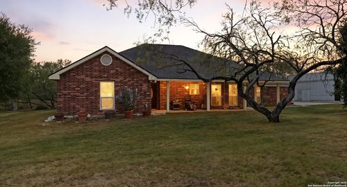 195 Cheyenne Ln, Kingsbury, TX, 78638-3100 | Card Image