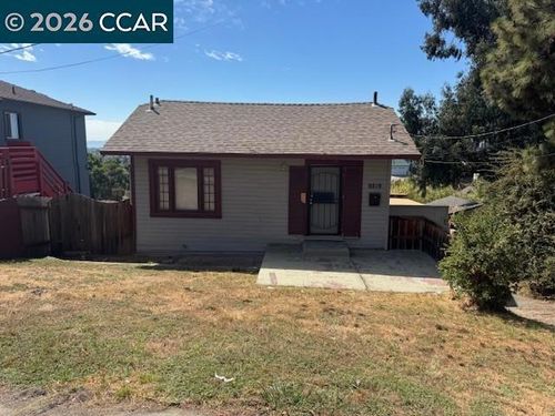 9819 Burr St, Oakland, CA, 94605-4801 | Card Image