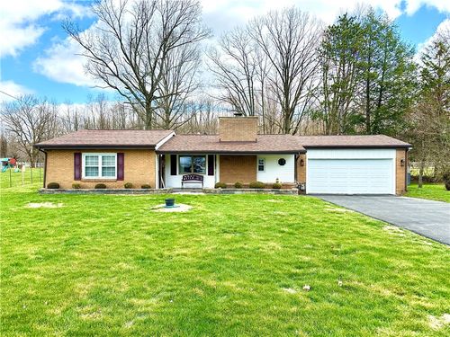12 Cochran Dr, New Castle, PA, 16105-1814 | Card Image