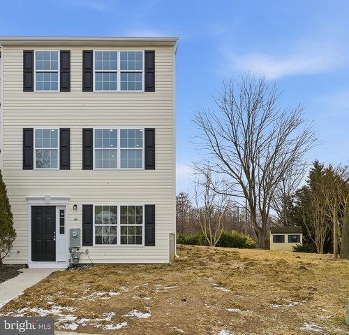 138 Versailles Ct, NEWARK, DE, 19702-5545 | Card Image