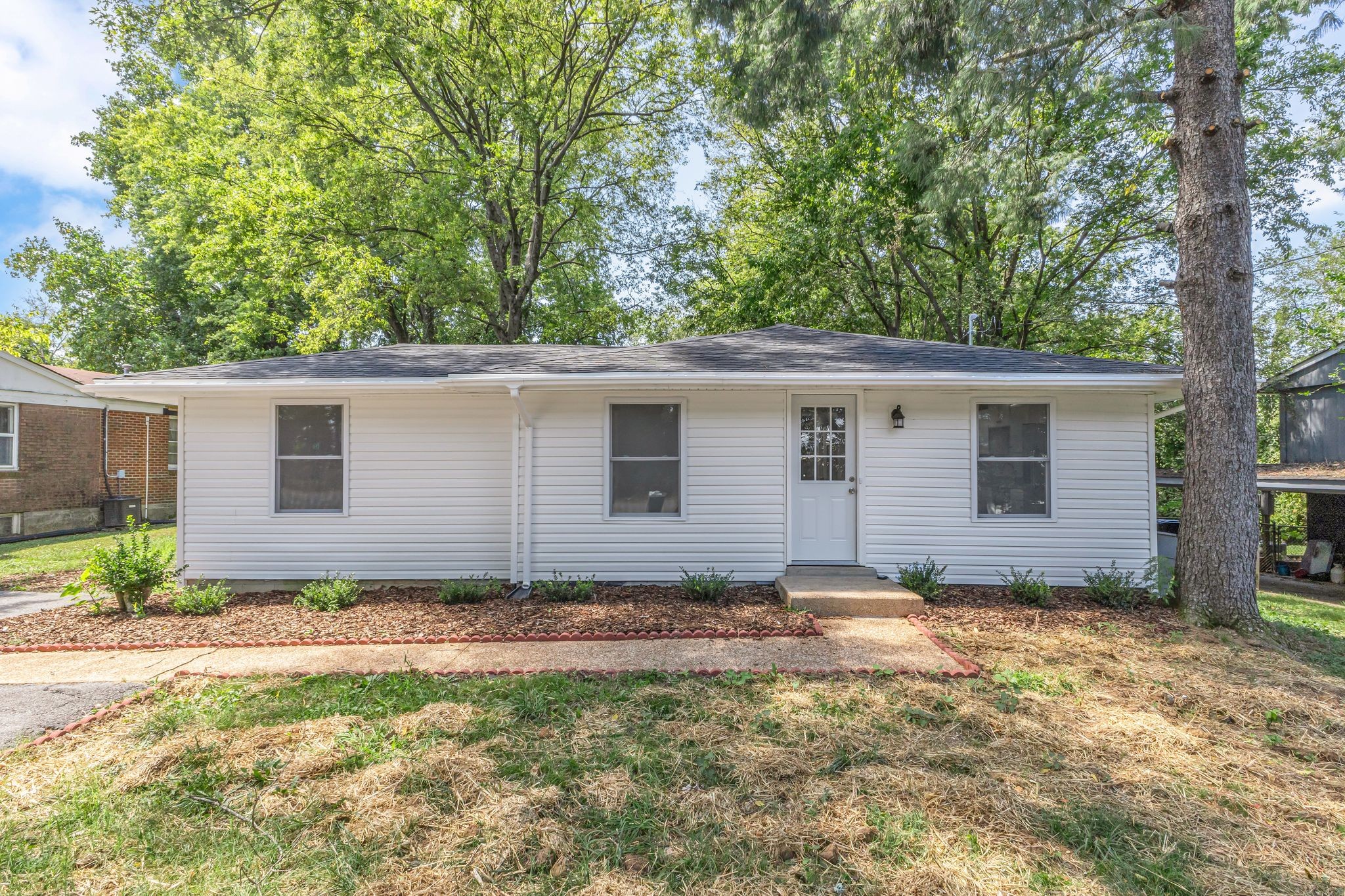 Dabbs Ave, Nashville, TN 37217