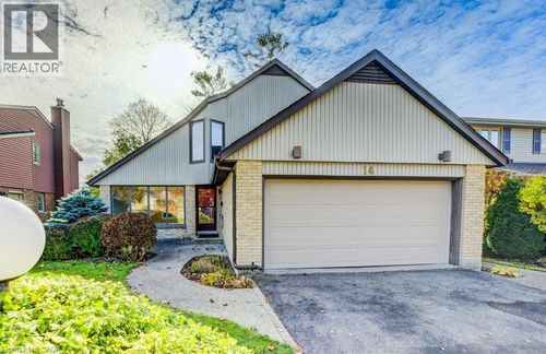 14 Broadview Crt, Kitchener, ON, N2A2X8 | Card Image