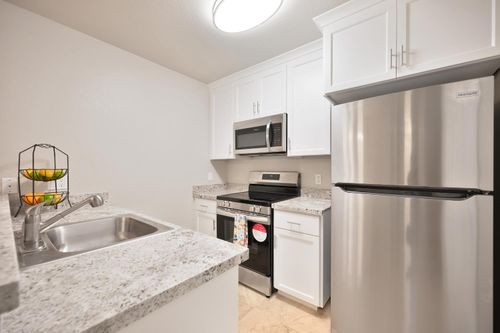 apt-243-3939 Madison Ave, North Highlands, CA, 95660-6319 | Card Image