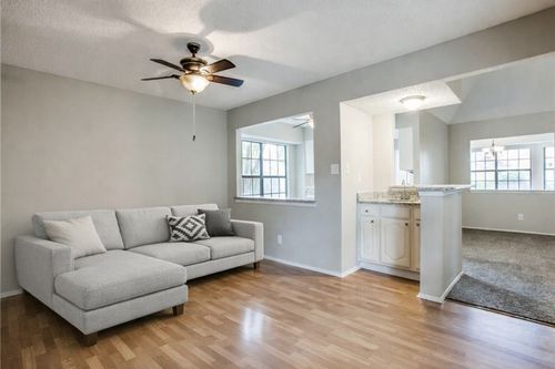 1036 Twin Falls Dr, Desoto, TX, 75115-5454 | Card Image