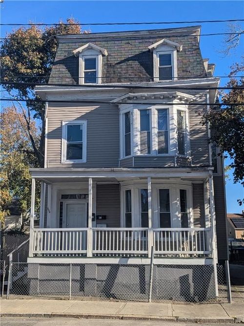 654 Cranston St, Providence, RI, 02907-2874 | Card Image