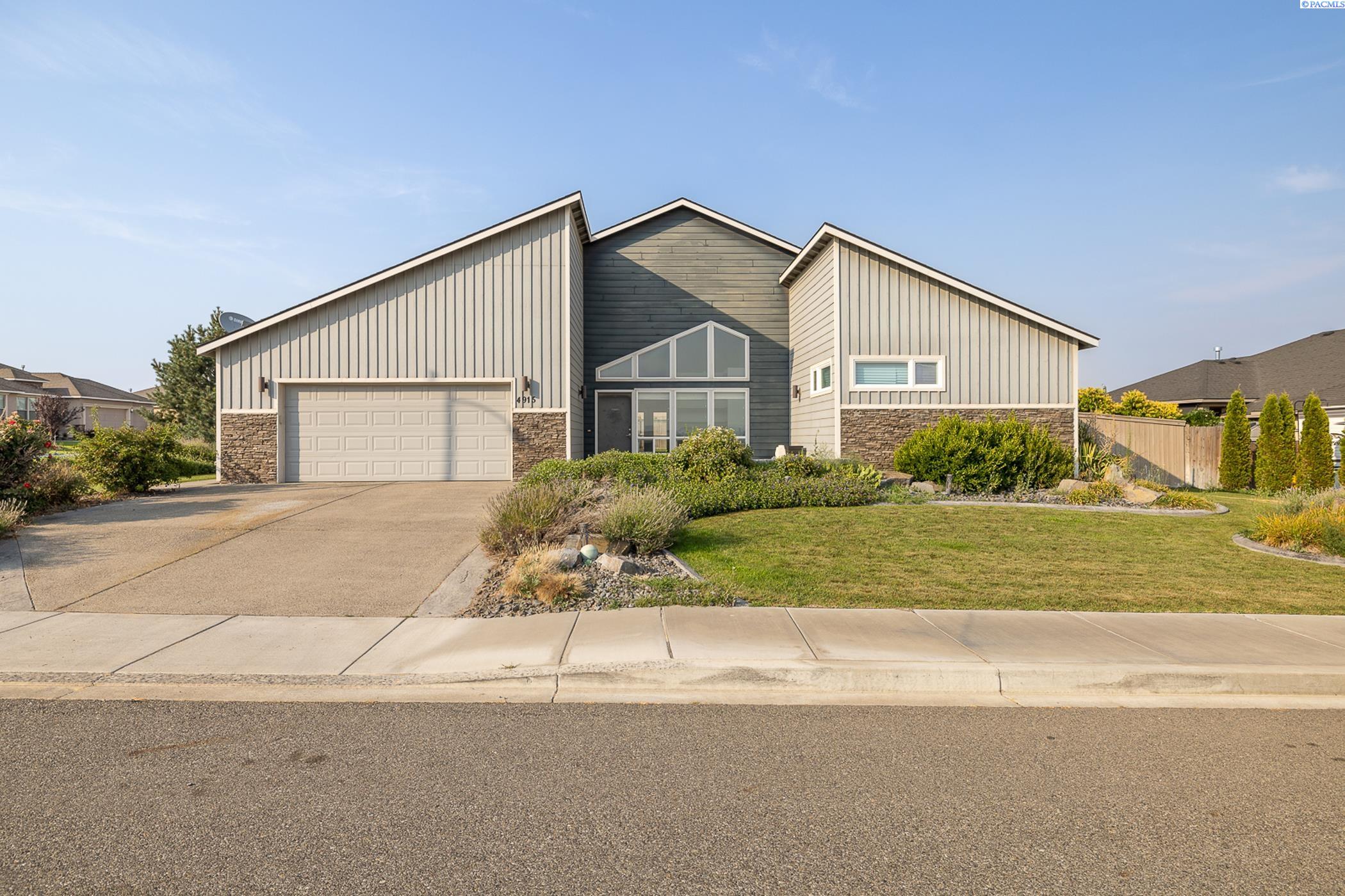 Tamarisk Dr, Pasco, WA 99301