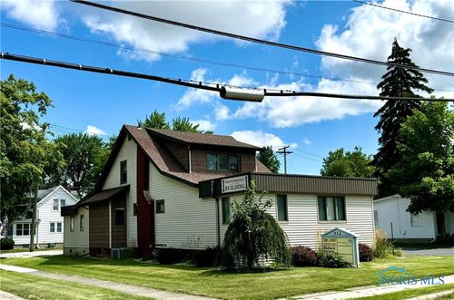 912 E 2nd St, Defiance, OH, 43512-2490 | Card Image