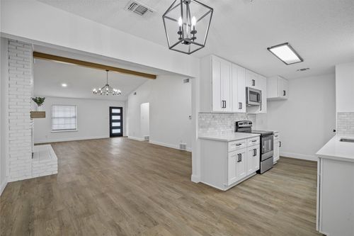 3522 Shady Valley Dr, Pantego, TX, 76013-2914 | Card Image