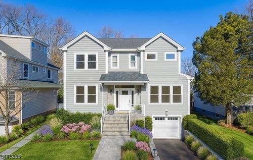 16 Stephen St, Montclair, NJ, 07042-5032 | Card Image