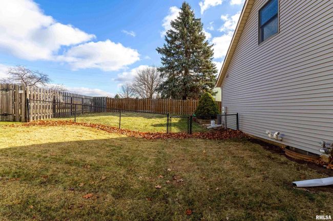 4325 Aspen Hills Cir, House other with 4 bedrooms, 3 bathrooms and null parking in Bettendorf IA | Image 28