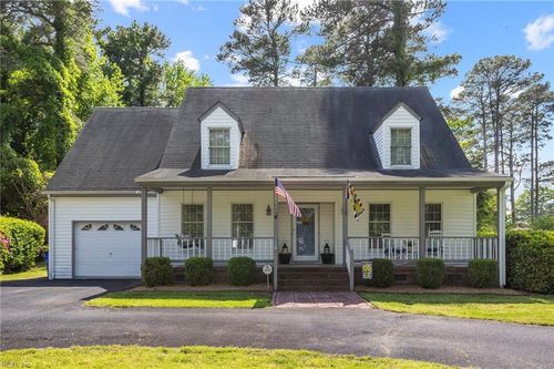 209 Robinhood Rd, Franklin, VA, 23851-2719 | Card Image