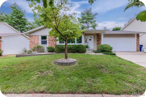 1426 Nancy Lee Dr, Saint Louis, MO, 63146-4330 | Card Image