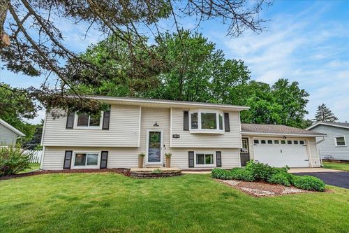 1334 N Page St, Stoughton, WI, 53589-1163 | Card Image