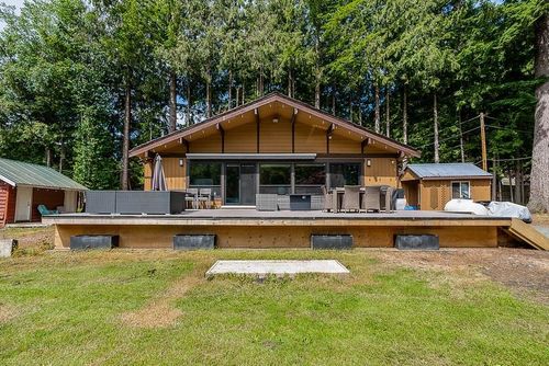 1680 Columbia Valley Rd, Lindell Beach, BC, V2R4X2 | Card Image