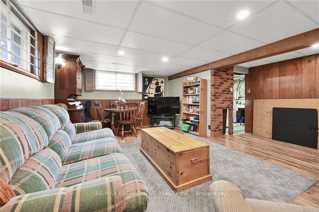 135 Nash Rd N, House other with 3 bedrooms, 2 bathrooms and 5 parking in Hamilton ON | Image 27