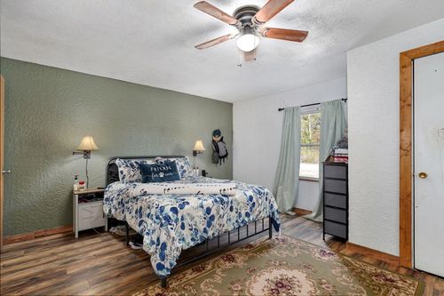 275 N Rhea St, Stotts City, MO, 65756-7500 | Card Image