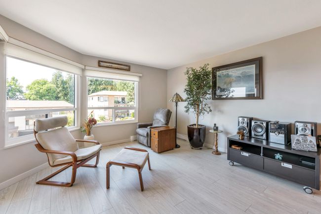 406 - 1350 Vidal Street, Condo with 2 bedrooms, 2 bathrooms and 1 parking in White Rock BC | Image 6