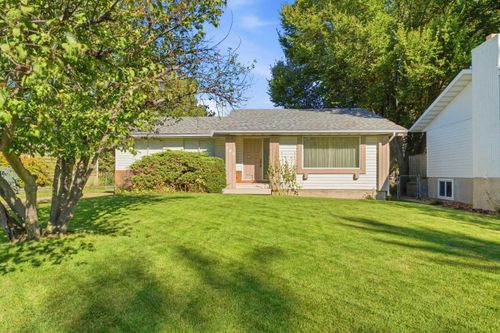 340 Canniff Pl Sw, Calgary, AB, T2W2L9 | Card Image