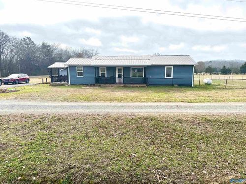 16 Meadow Lark Pvt Dr, Falkville, AL, 35622-6842 | Card Image