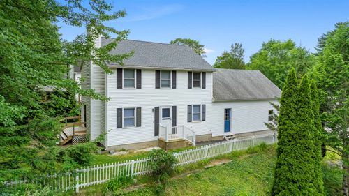8 Oak Hill Ln, Exeter, NH, 03833-4569 | Card Image