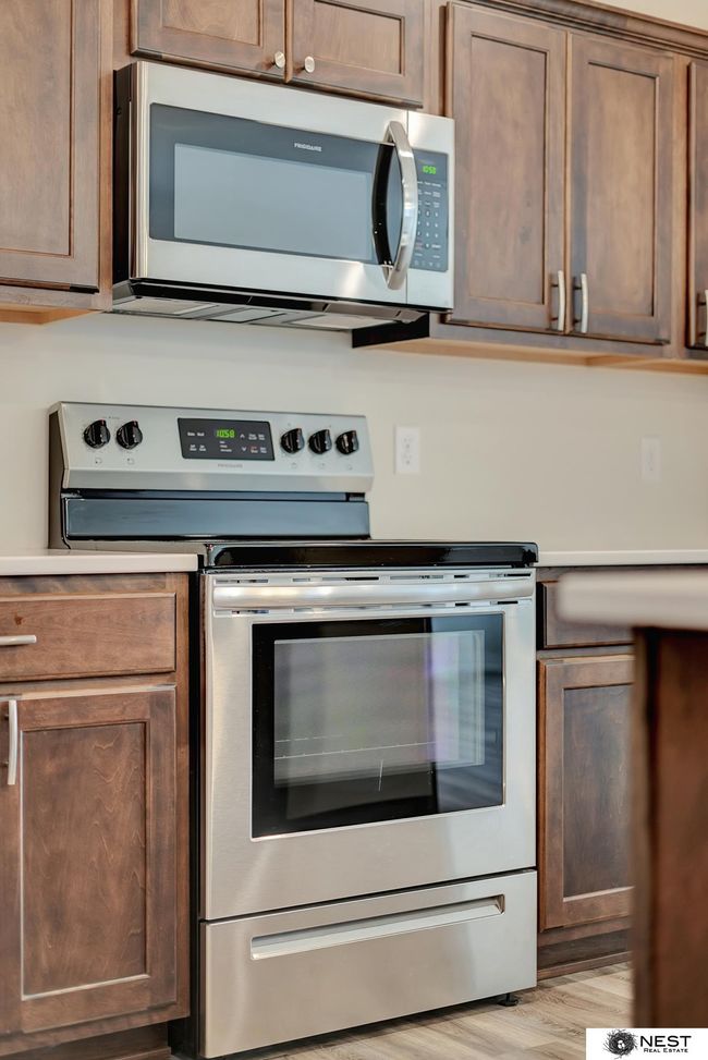 6130 S 87 Th St, Townhouse with 3 bedrooms, 3 bathrooms and 2 parking in Lincoln NE | Image 11