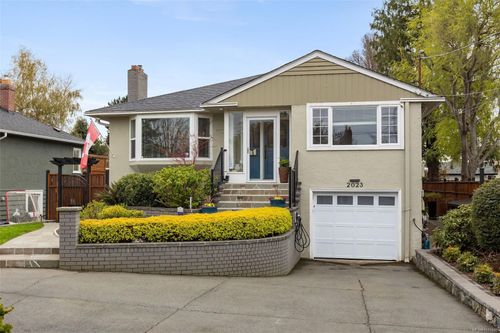 2023 Carnarvon St, Victoria, BC, V8R2V2 | Card Image