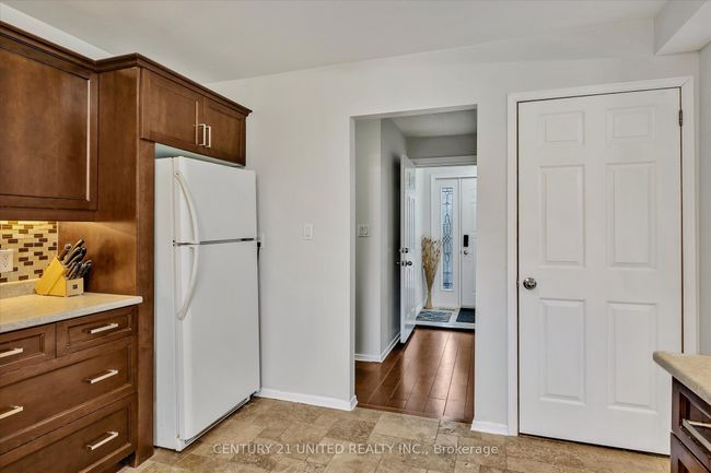 686 Corrigan Cres, House other with 4 bedrooms, 2 bathrooms and 4 parking in Peterborough ON | Image 11