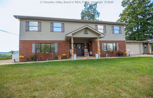 111 Deer Run Rd, Huntington, WV, 25704-9247 | Card Image