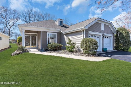 27 Greenfields Dr, Lakewood, NJ, 08701-7371 | Card Image