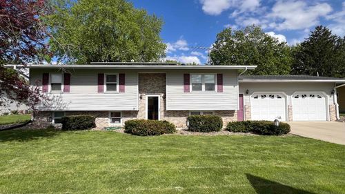 404 Birch Dr, Fredericksburg, IA, 50630-1002 | Card Image