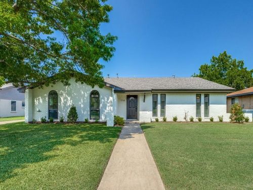 1718 Crescent Dr, Sherman, TX, 75092-7520 | Card Image