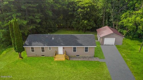 22 Scott St, Hoosick Falls, NY, 12090-1411 | Card Image
