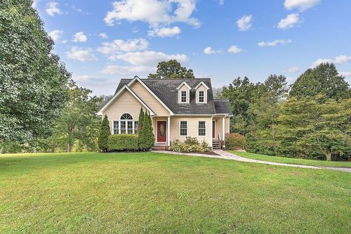 397 Crossroads Place, Lebanon, VA, 24266 | Card Image