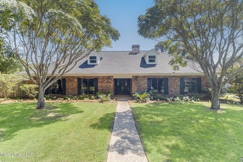 42 Cambridge Ave, Gulfport, MS, 39507-4213 | Card Image