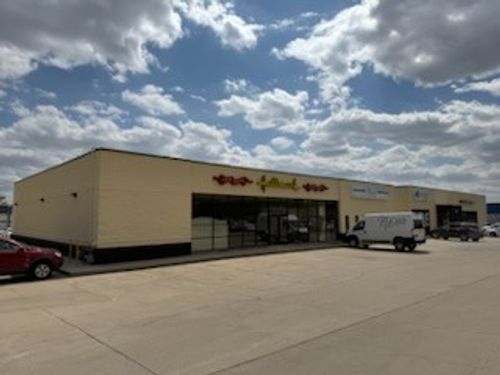 1721 1st Avenue E, Newton, IA, 50208 | Card Image