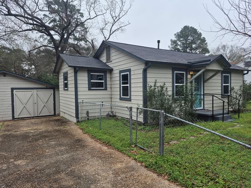 1017 Hazel Ave, Huntsville, TX, 77320-6319 | Card Image