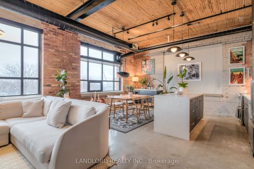 517-68 Broadview Ave, Toronto, ON, M4M2E6 | Card Image