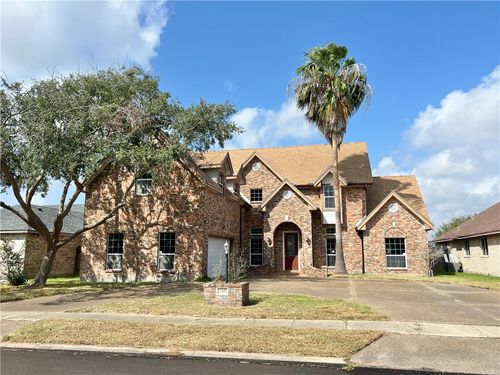 7921 Etienne Dr, Corpus Christi, TX, 78414-6013 | Card Image