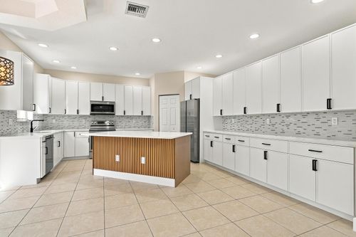 2956 Shaughnessy Dr, Wellington, FL, 33414-6498 | Card Image