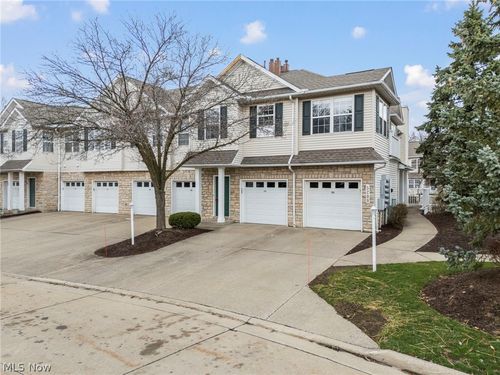 apt-c2-5200 Heather Field Cir, Parma, OH, 44134-7906 | Card Image